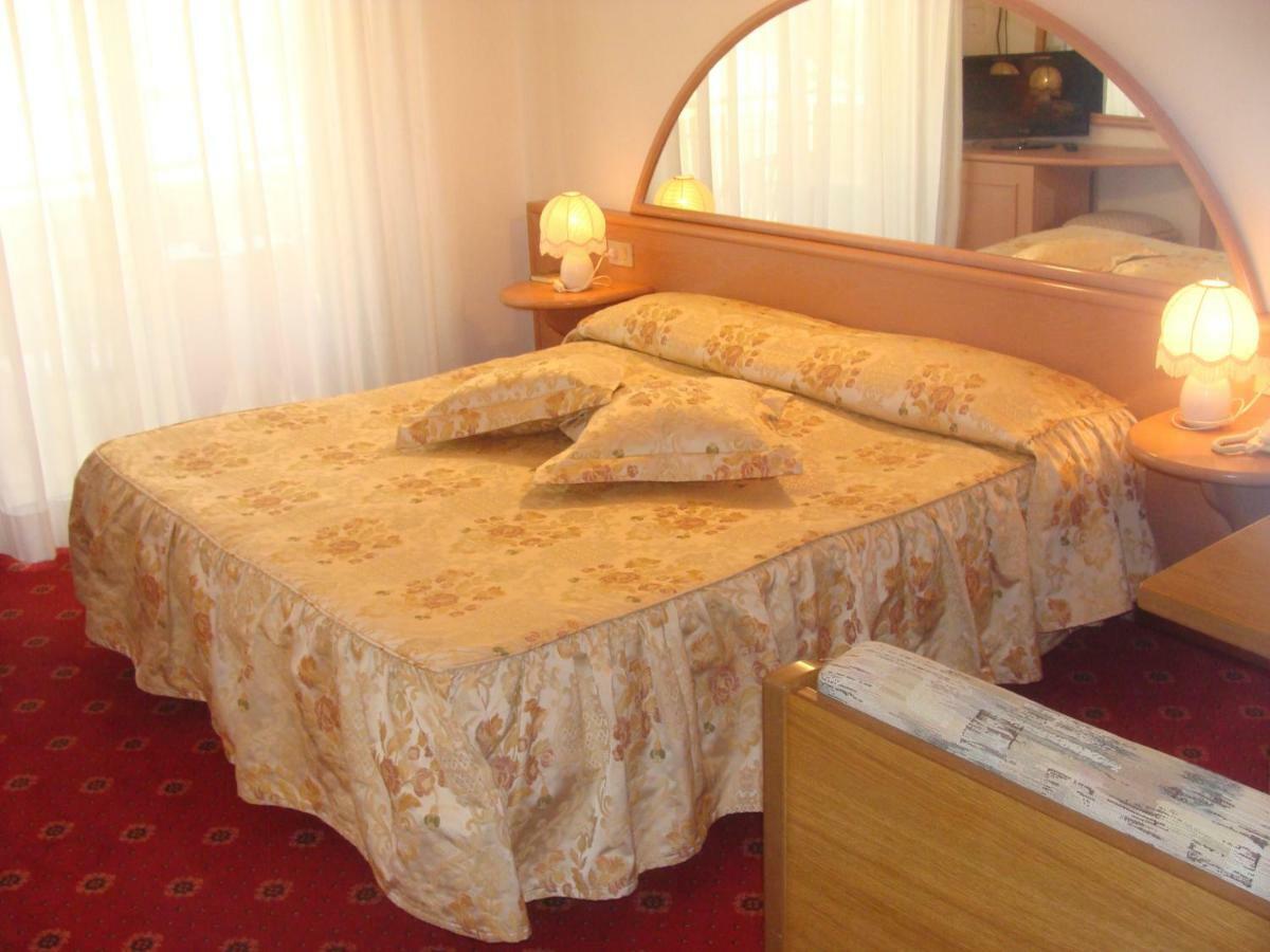 ליגננו סביאדורו Hotel Villa Luisa מראה חיצוני תמונה